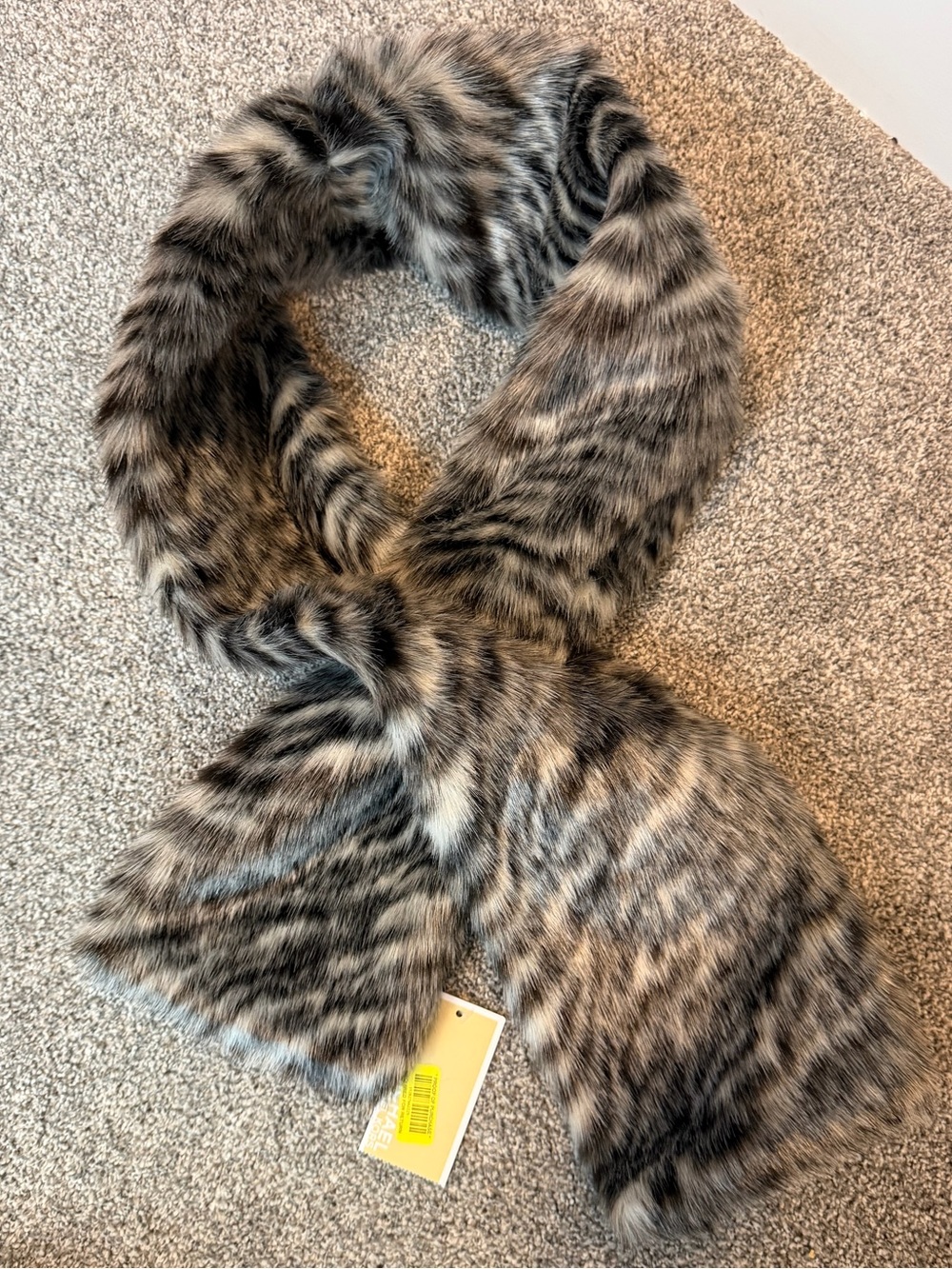 NWT Michael Kors Faux Fur Pull Through Scarf